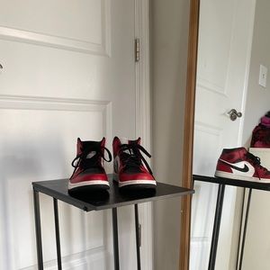 Chicago Jordans - Size M8